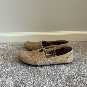 TOMS Women’s Classic Burlap Natural Slip On Shoes